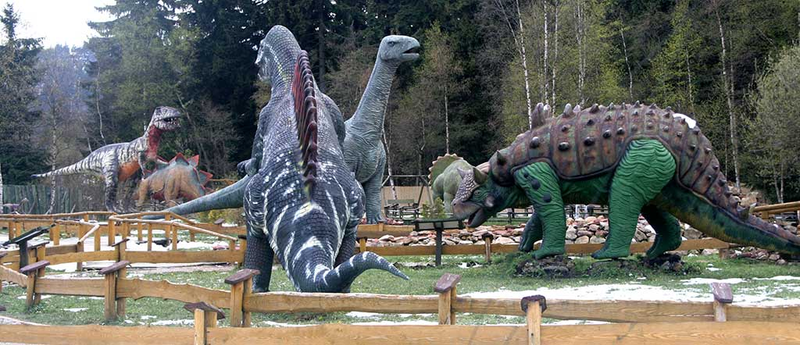 Jurajski Park Dinozaurów w Szczelińcu