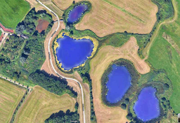 Kratery po przerwanych wałach