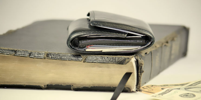 Pismo święte i portfel