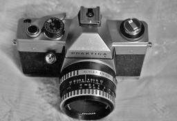 Od lustrzanki do smartfona - sto lat fotografii