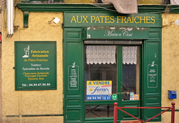 Sklepy internetowe wyludniają galerie handlowe