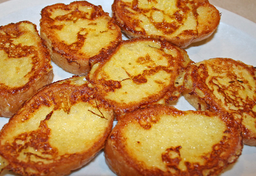 Tost śniadaniowy po holendersku