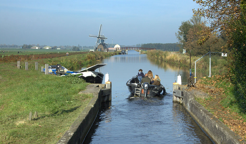 woda Holandię żywi i zabija