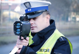 Zagraniczny samochód na polskich drogach to smaczny kąsek dla policjanta