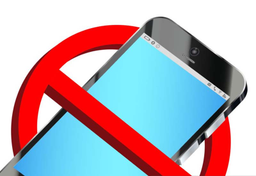 Zakaz używania smartfonów podczas jazdy na rowerze