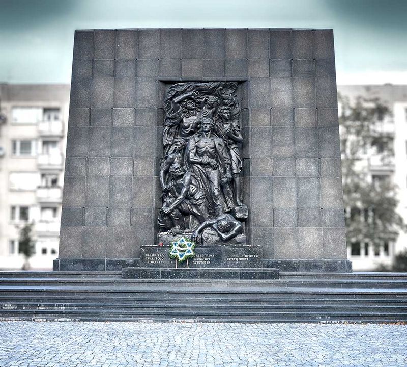 pomnik ofiar getta warszawskiego
