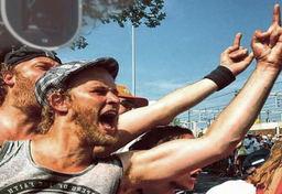 Sarkazm, ironia i przewrotność rządzi Polakami