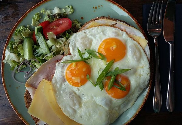 Holenderski lunch: uitsmijter